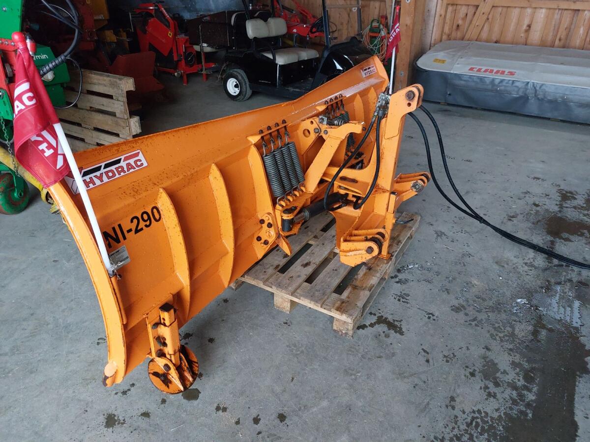 Hydrac Schneepflug 3