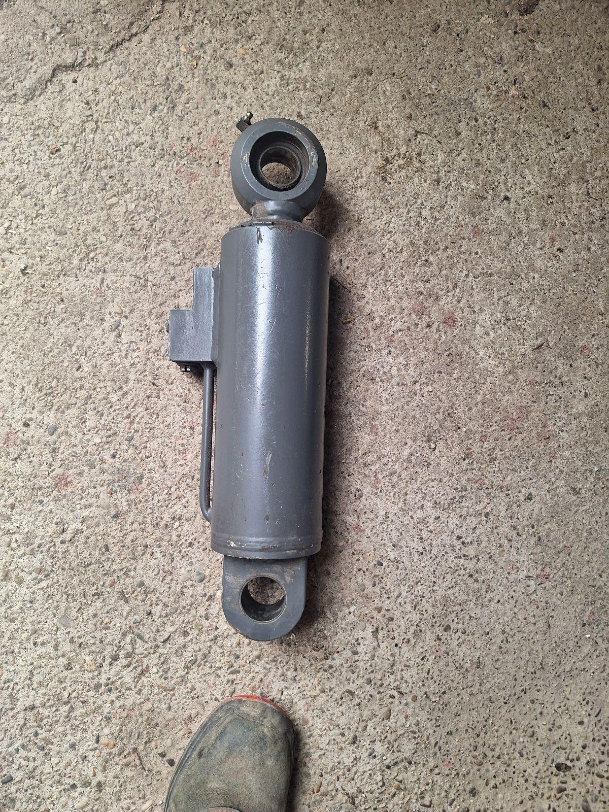 Fronthydraulikhubzylinder Valtra N 3 3