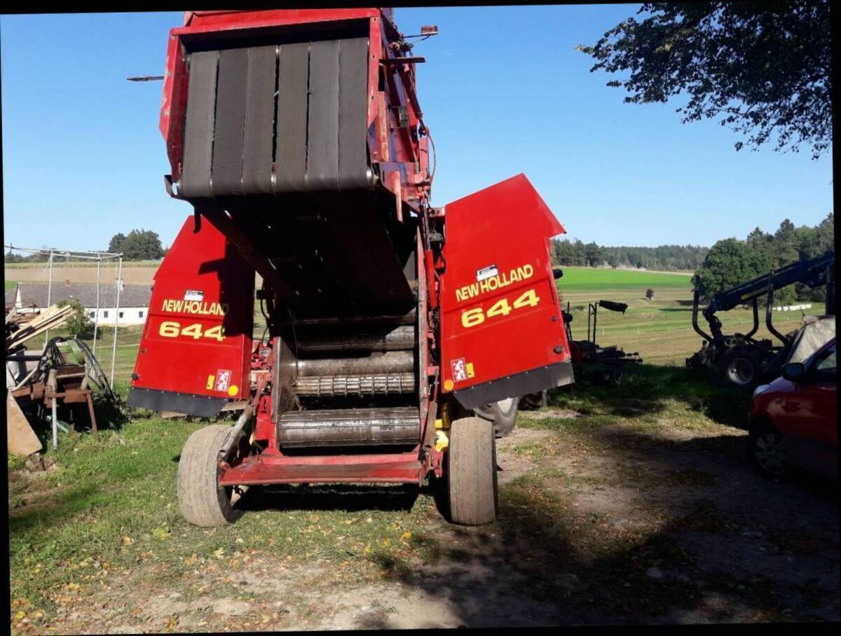 New Holland 644 2