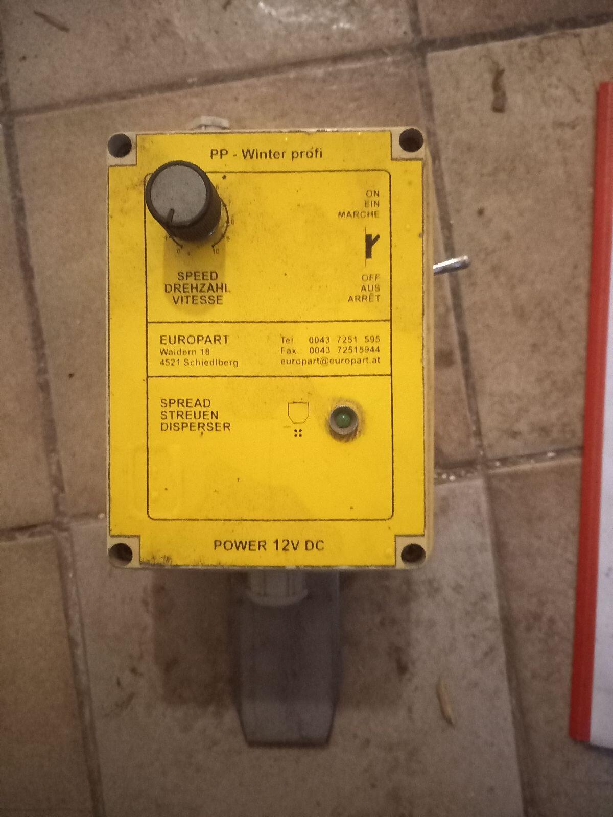 Universalstreugerät 2