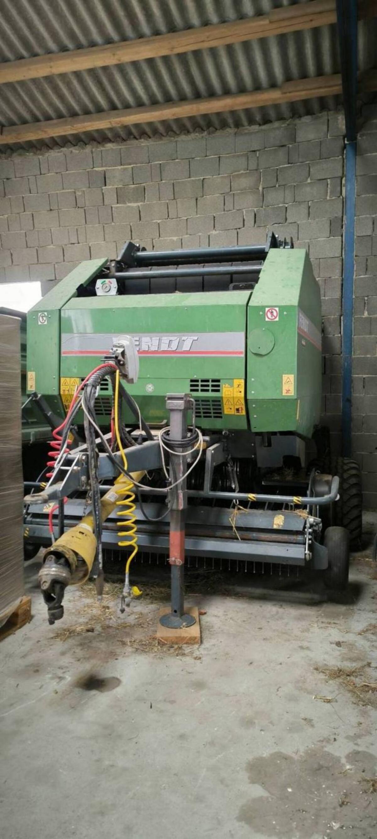 Rundballenpresse Fendt 2900v 2