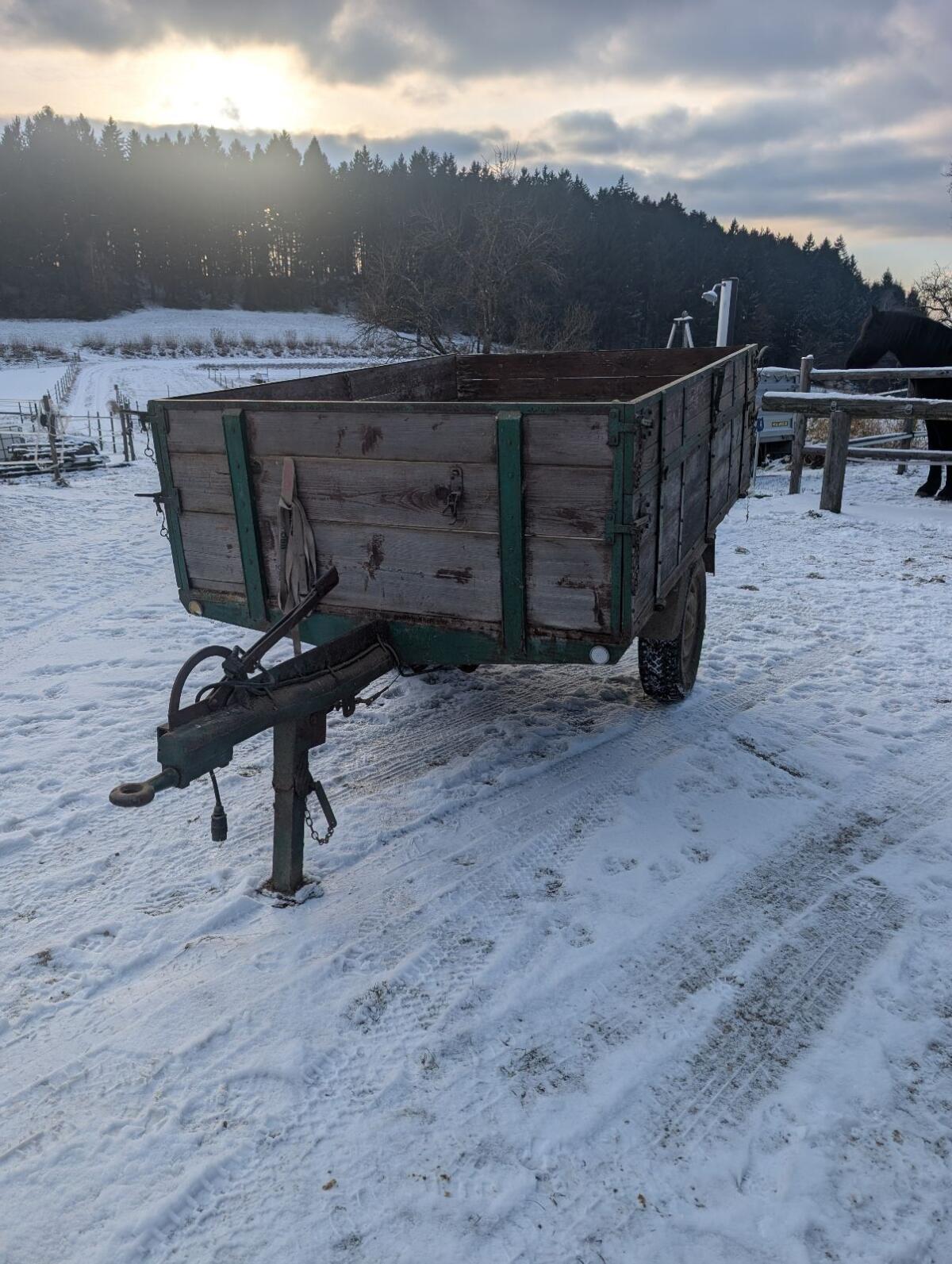 Einachsiger Holzanhänger 2