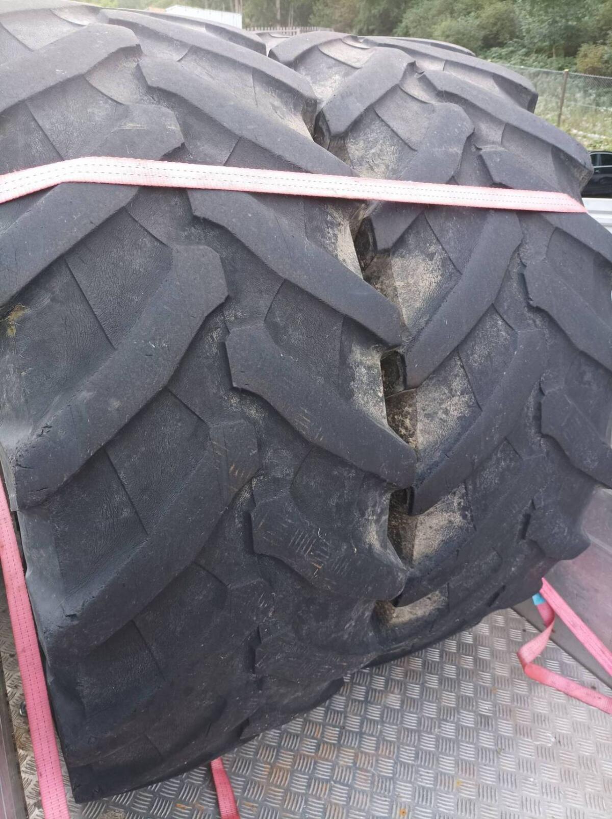 Traktorreifen zu verschenken 2