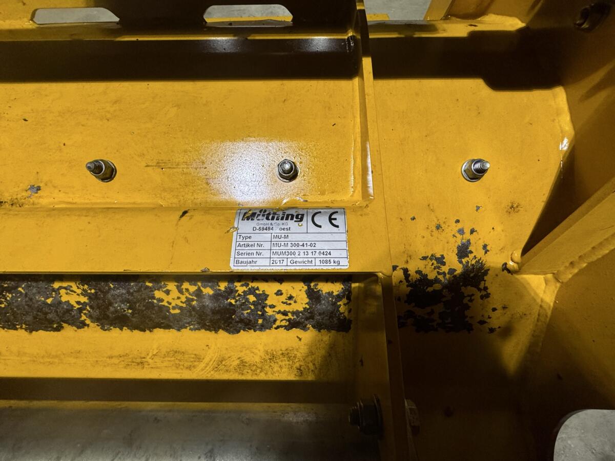 Müthing Häcksler MU-M 300 2