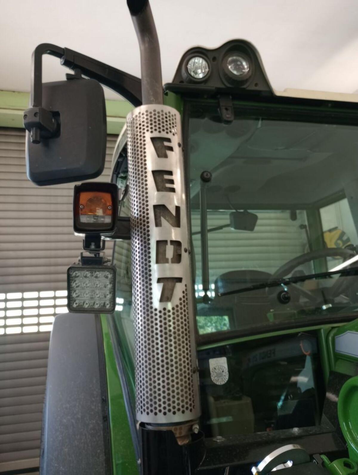 Auspuffblech Fendt 200 Vario 1