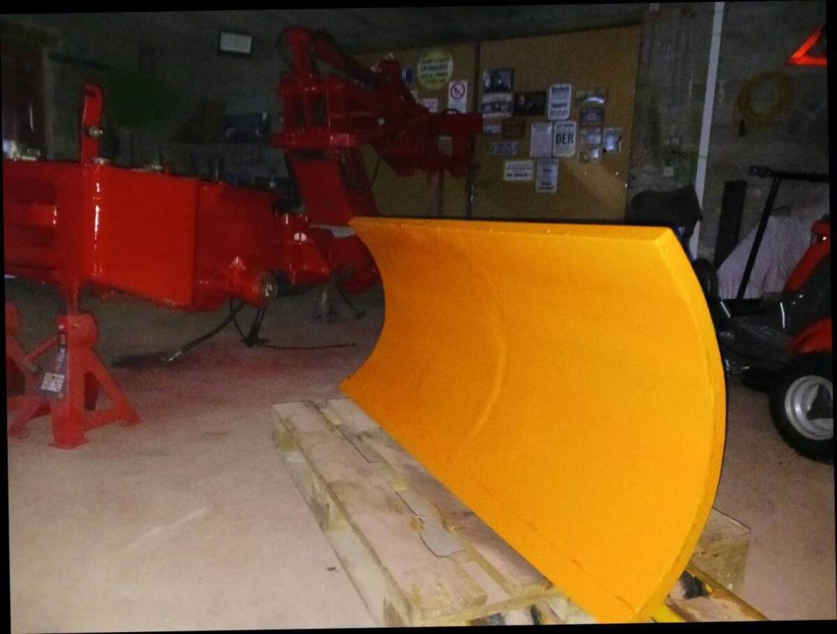 Verkaufe gebrauchten Schneeschild 3