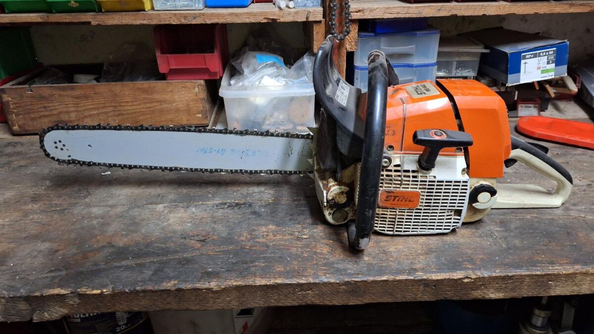 Stihl MS440 Kettensäge 2