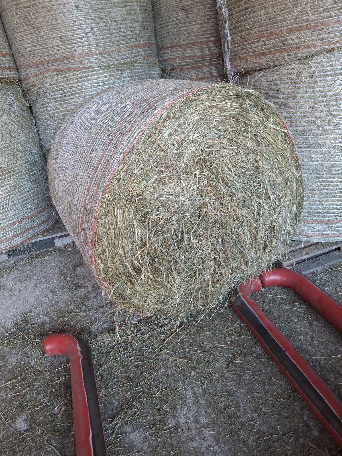 Verkaufe Rundballen vom 2. und 3. Schnitt 2