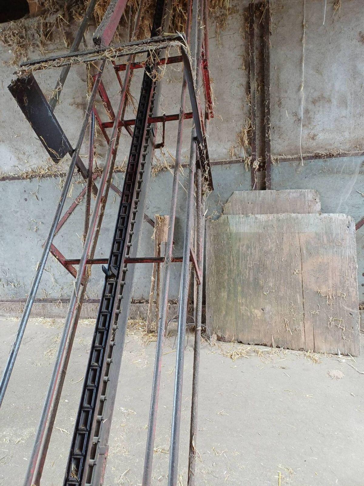 Förderband für Heu und Strohballen 2