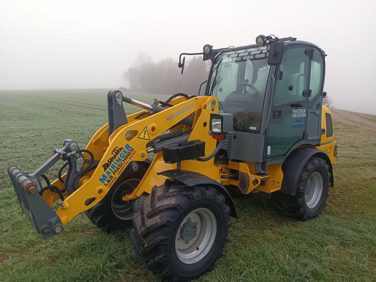 Weidemann 2070 Wacker Neuson WL 37 Hoftrac 2