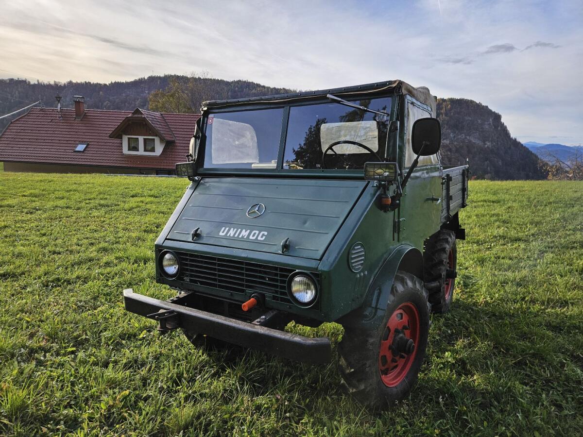 Mercedes Benz Unimog 2010 2