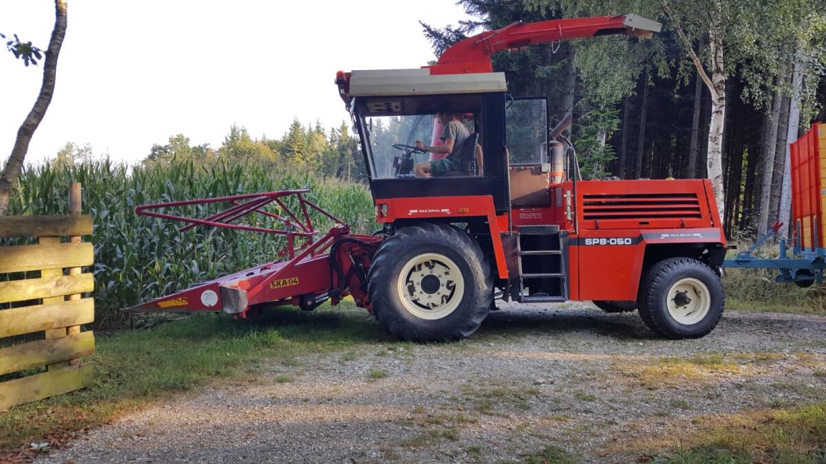 Verkaufe Feldhäcksler 2