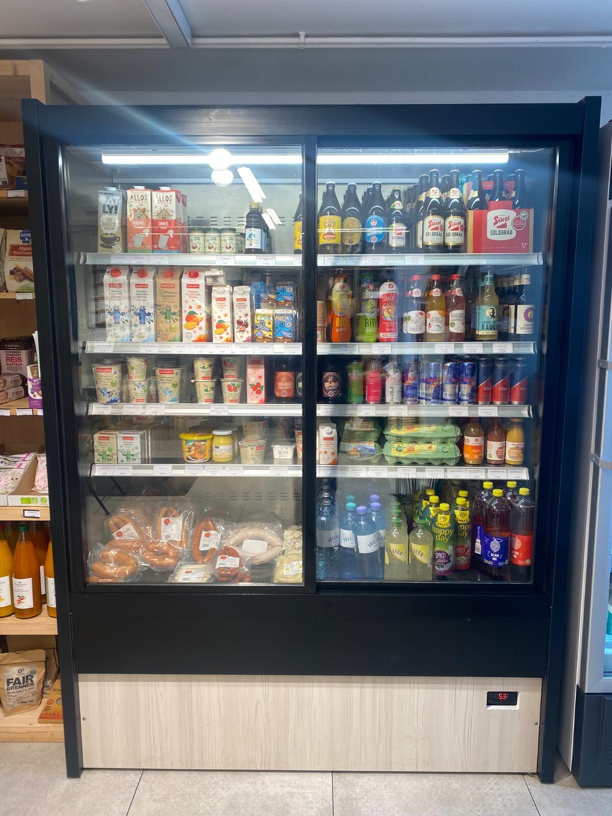 Kühlvitrine und Wandkühlregal mit Außen-Kühlaggregat 3