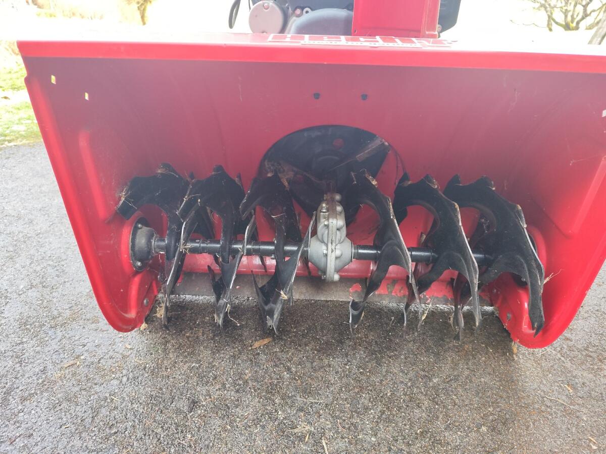 Hecht Schneefräse 2