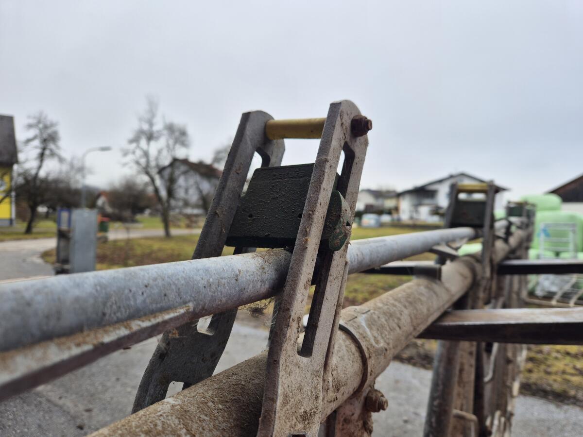 Stalltechnik: Fressgitter, Sortiertore, Pfosten, etc. 2