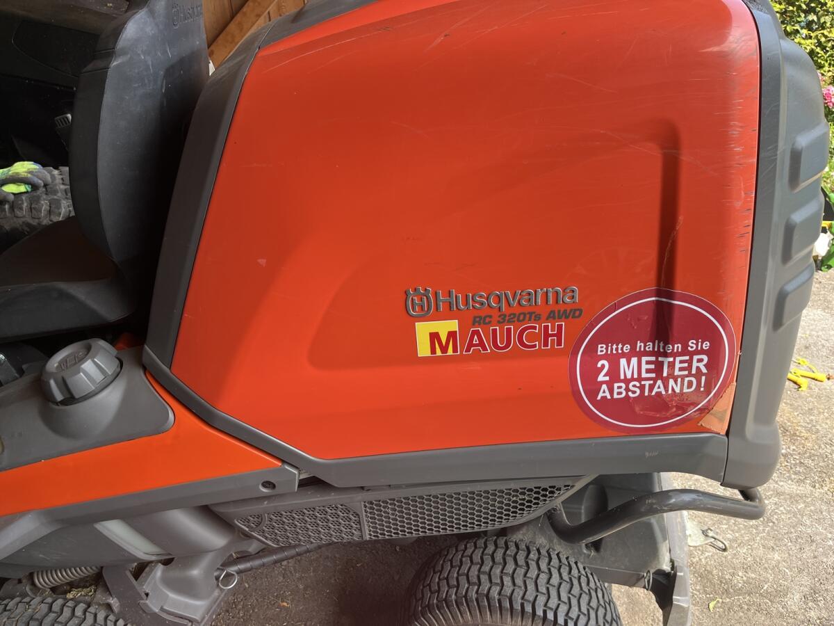 Husqvarna Rider RC 320Ts AWD 3