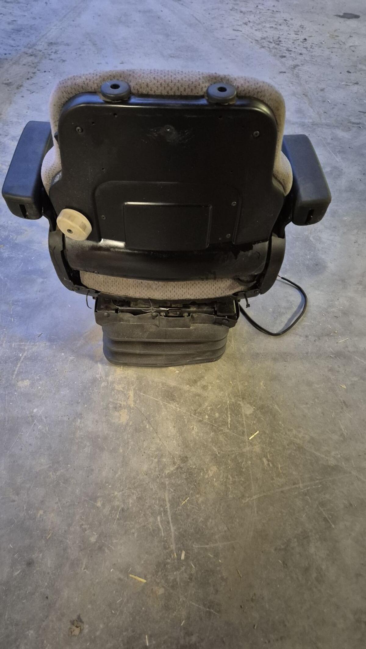 Verkaufe Grammer Traktorsitz 3