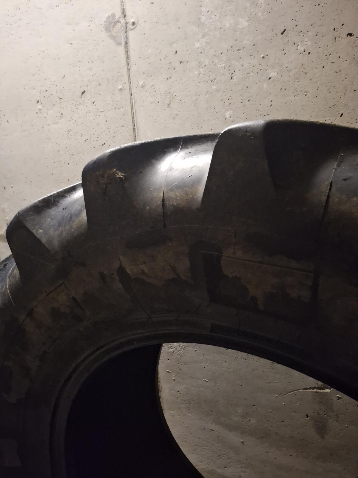 2 Reifen 480/65R28 2