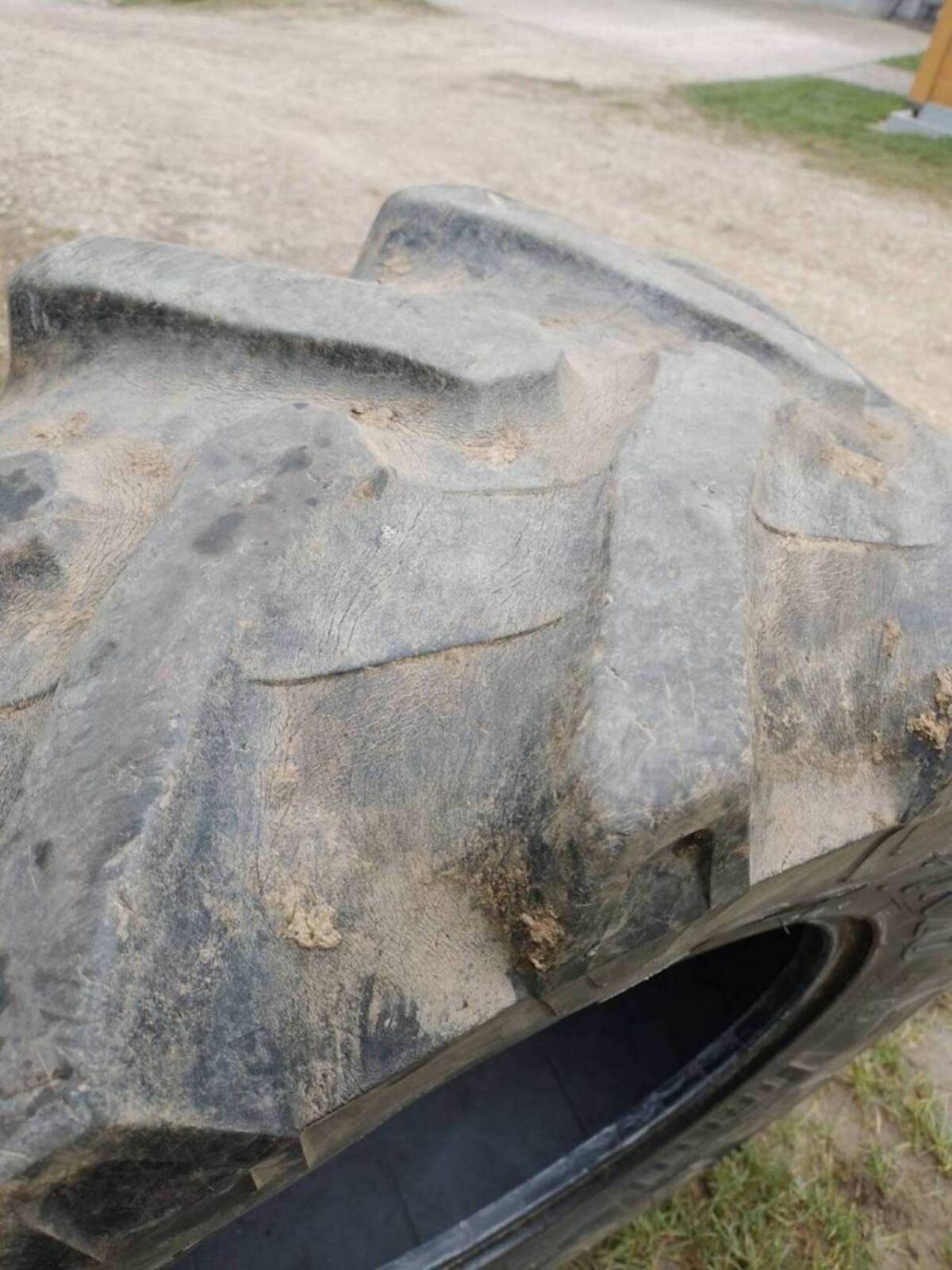 Verkaufe Traktorreifen 360/70-20 2