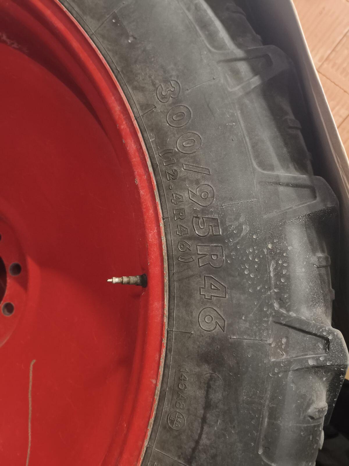 Pflegebereifung Fendt 411 3