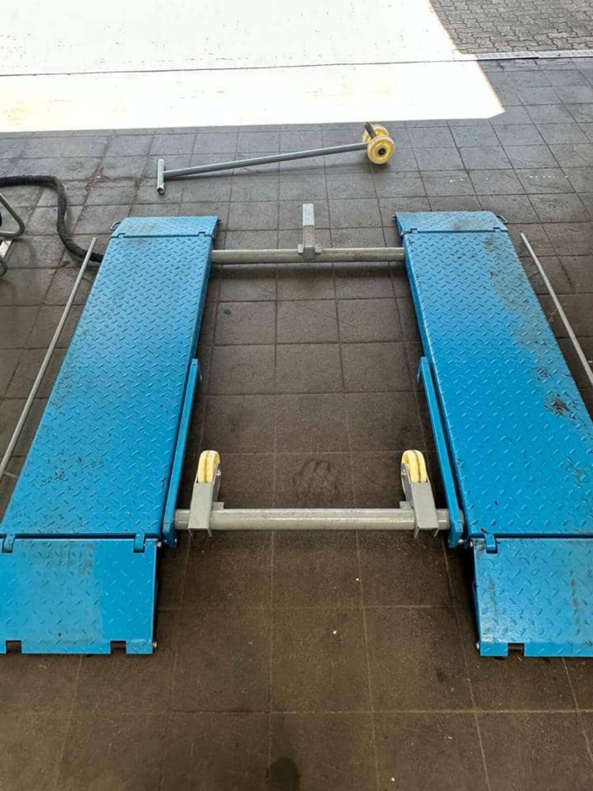 Scherenhebebühne Twinbusch S3-10e 3 t 2