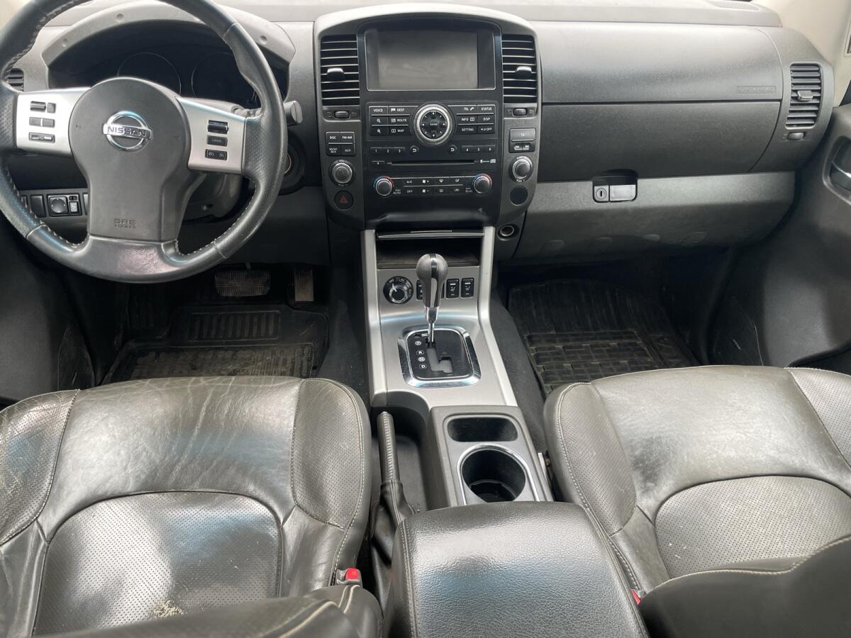 Nissan Navara 3.0 D V6 3