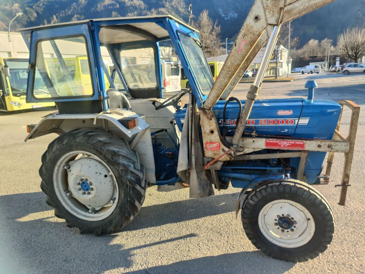 Ford 2000 mit Frontlader 2