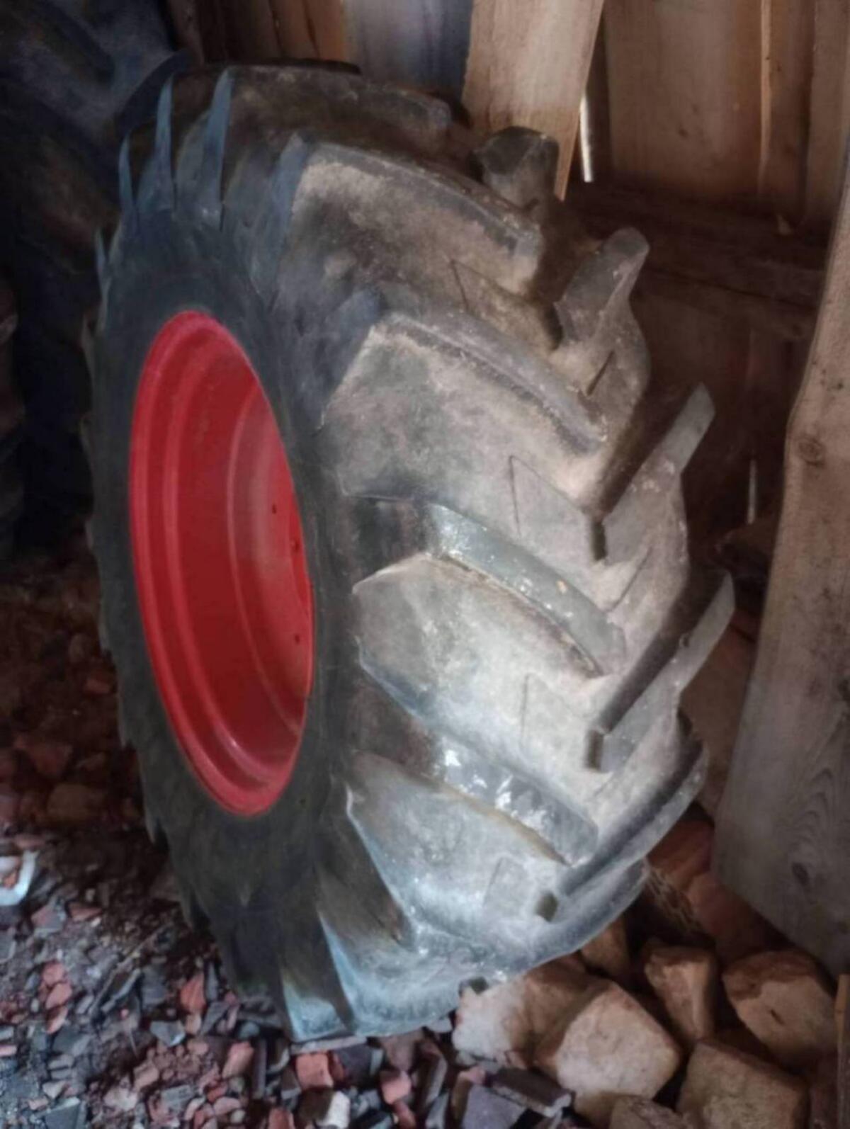 Michelin Agribib 14.9 R24 Kompletträder 2
