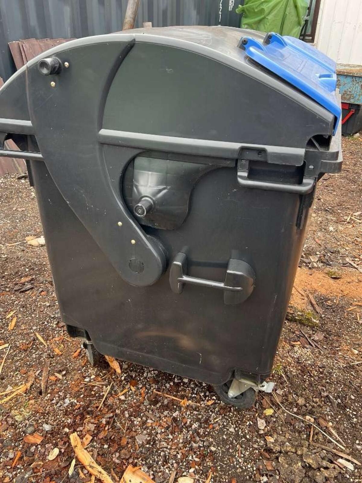 Müllbehälter 1.100l 3