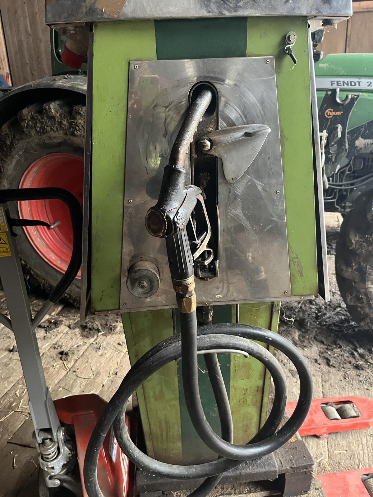 Zapfsäule zu verkaufen 2