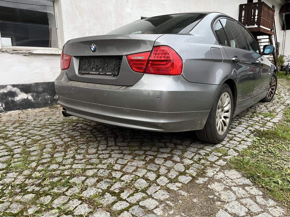 BMW 316i (E90) 2
