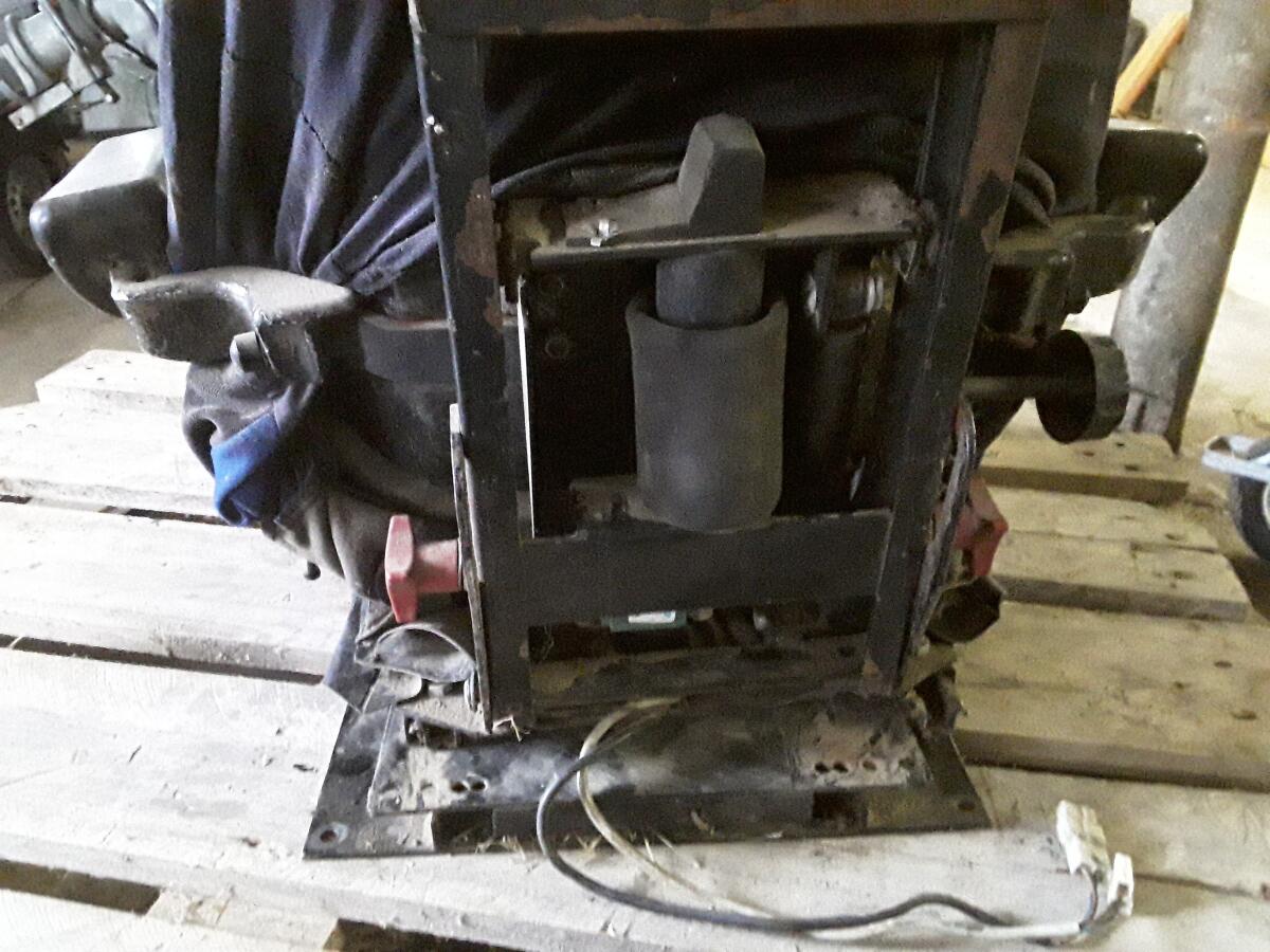 Klepp luftgefederter Sitz 3