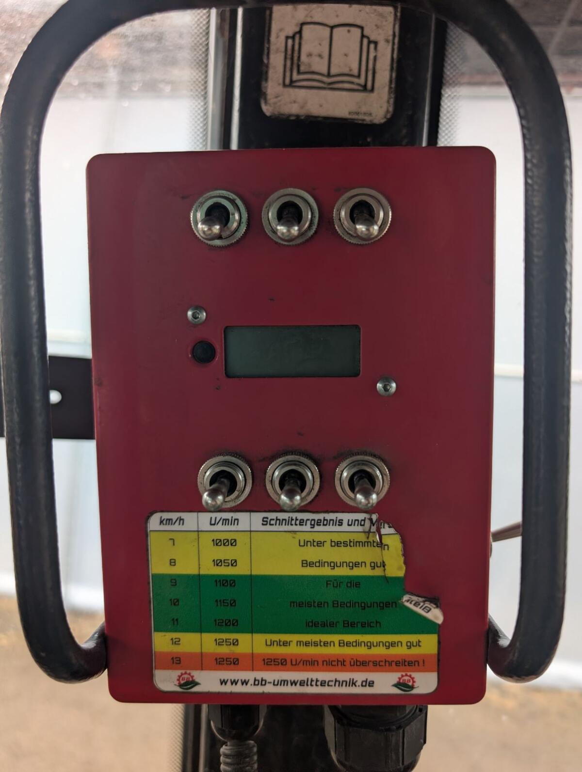 Doppelmesserschmetterling und Doppelmesserschleifautomat 2