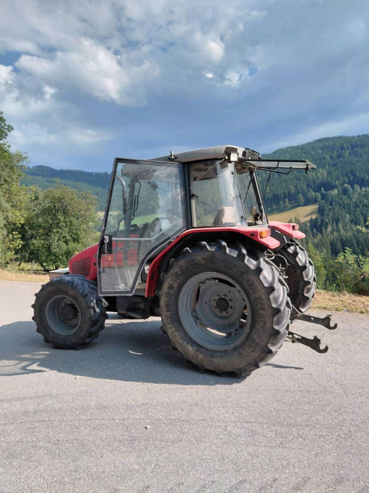 Massey Ferguson 4225 2