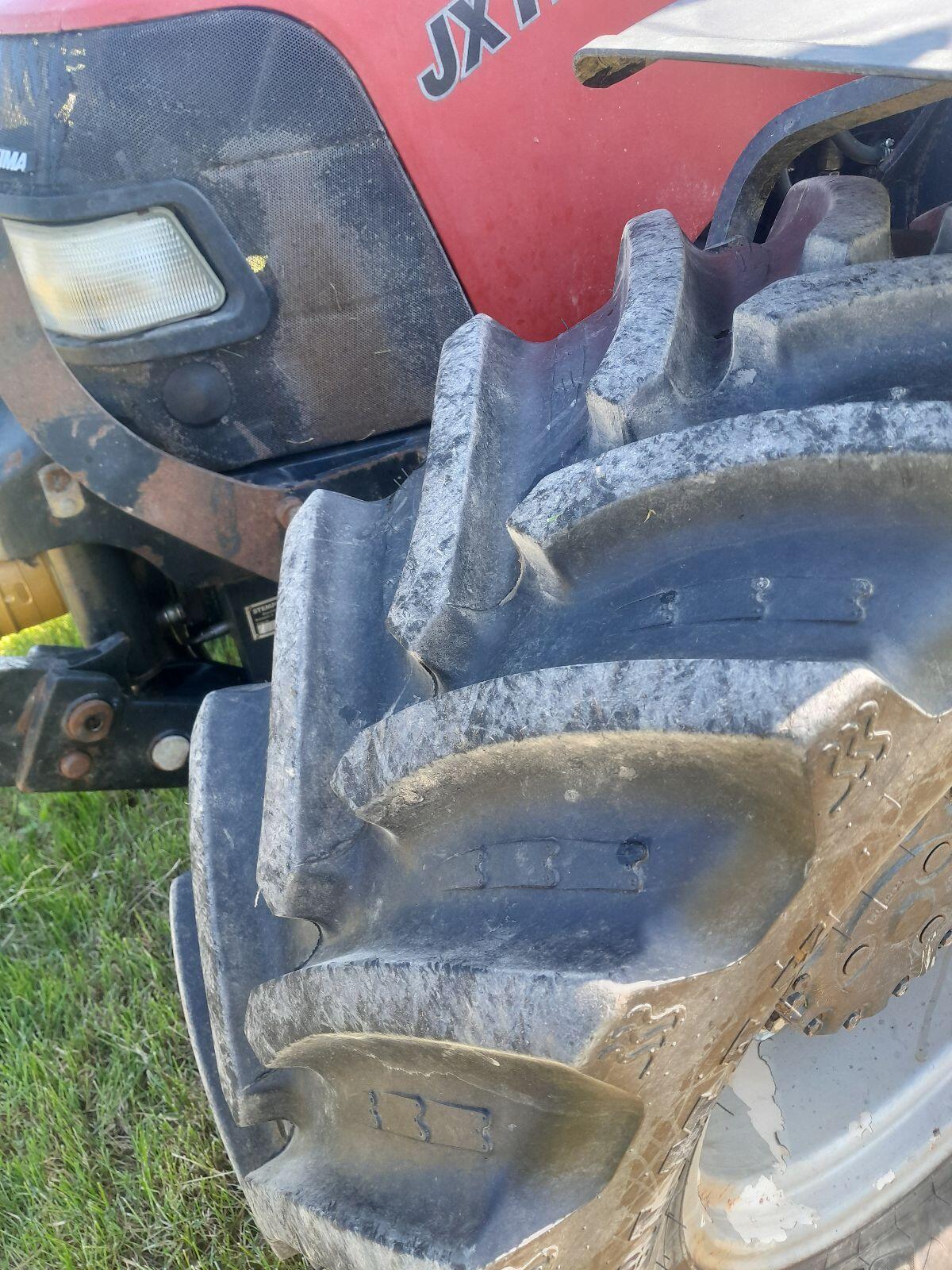 Case JX1100U mit Frontlader 2