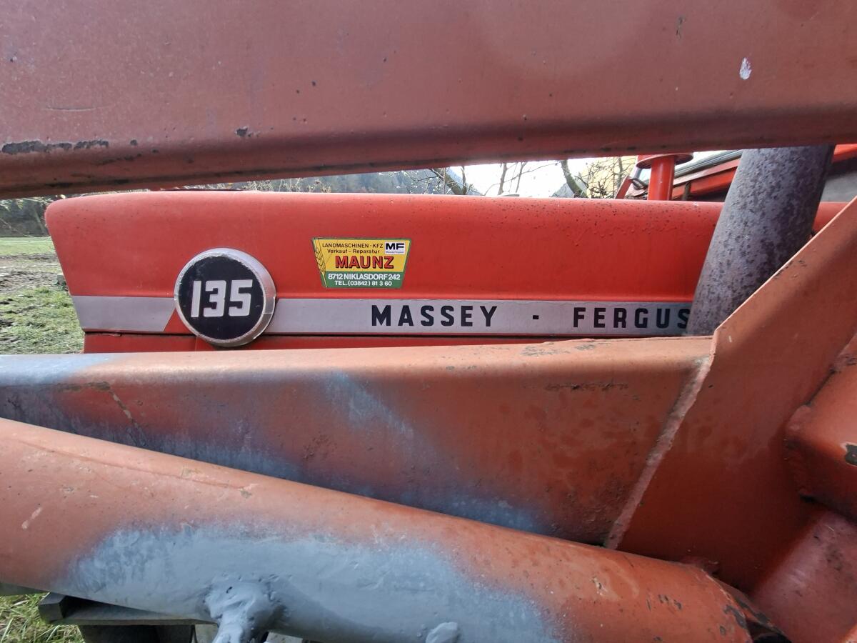 Massey Ferguson 135 2