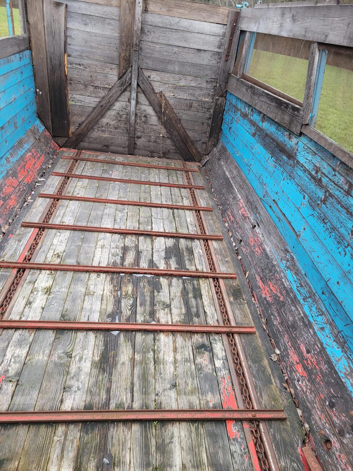 Verkaufe Häckslerwagen 3