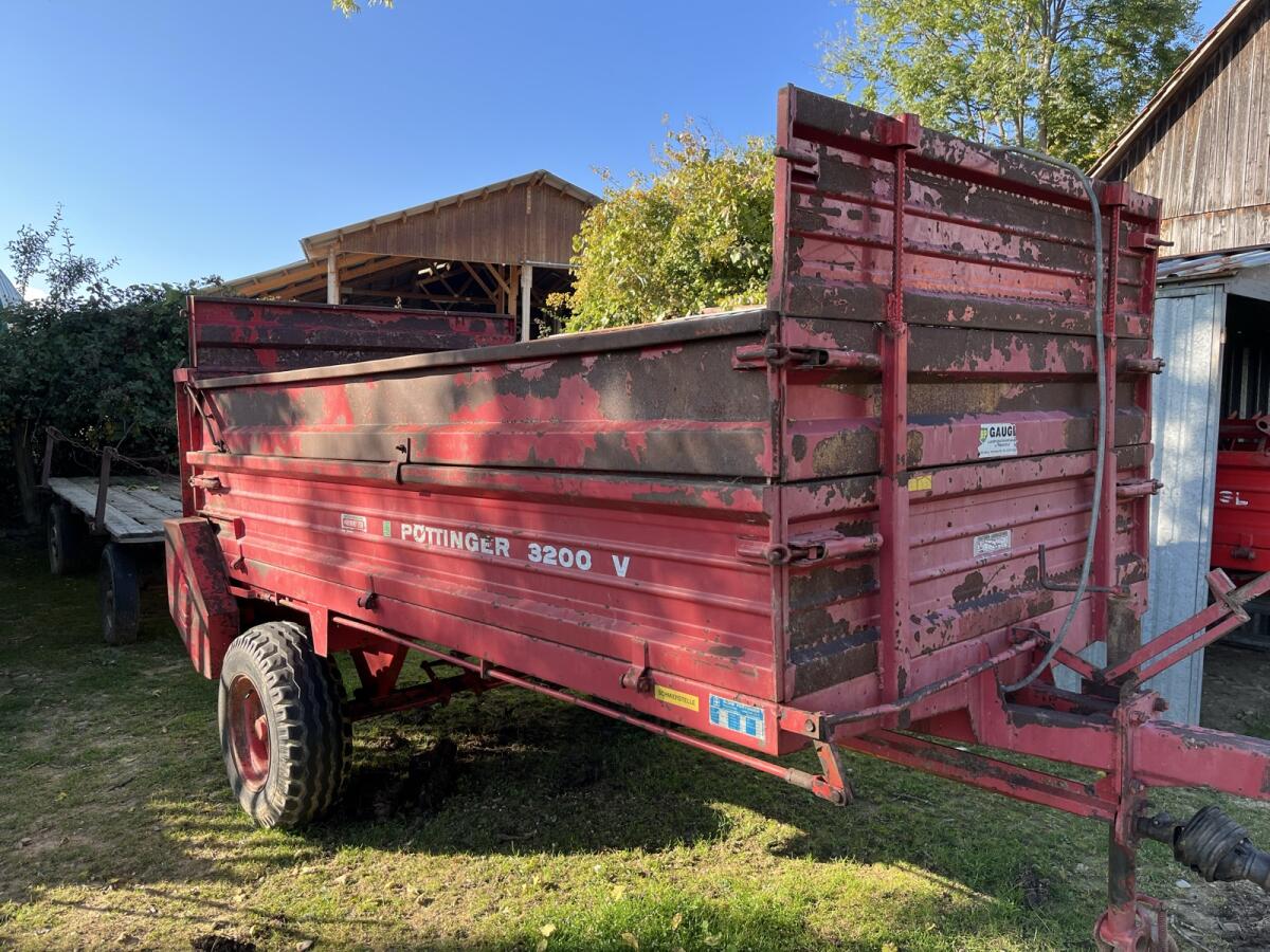 Miststreuer Pöttinger 3