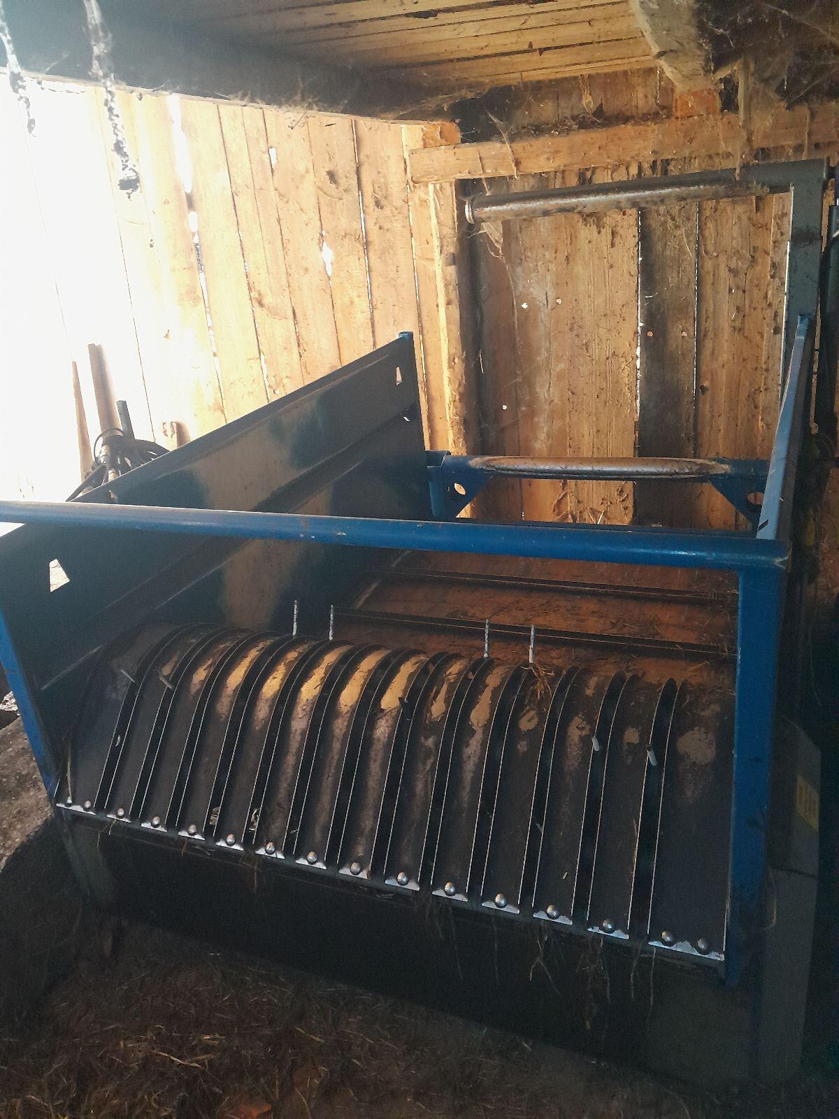 Göweil Rundballen Auflöser Abwickler 3