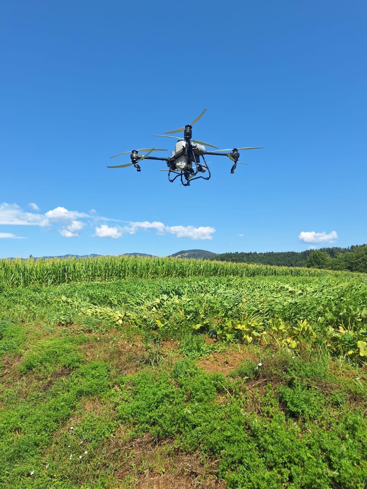 Agrardrohnen-Dienstleistung mit 8 Jahren Erfahrung 2