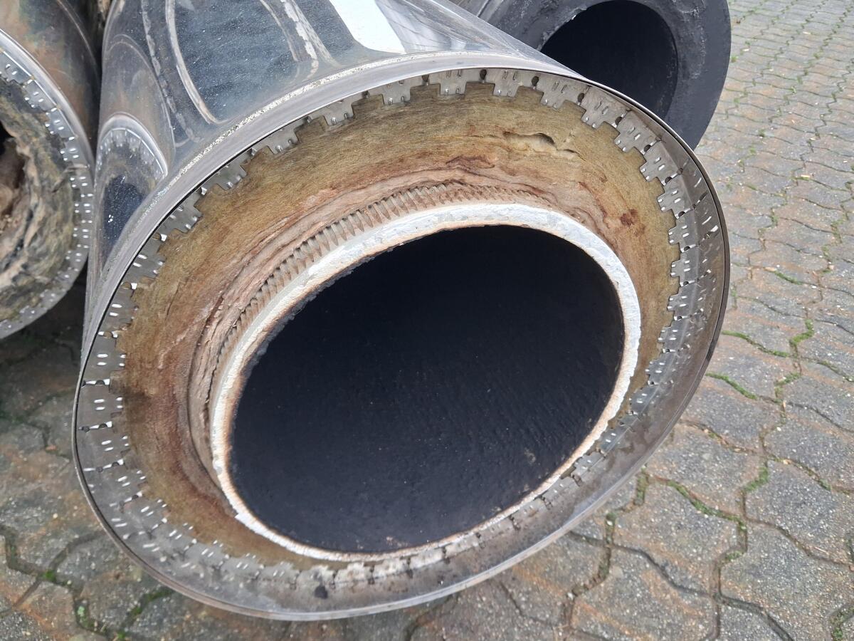 Edelstahlkamin mit Keramik 250er 2