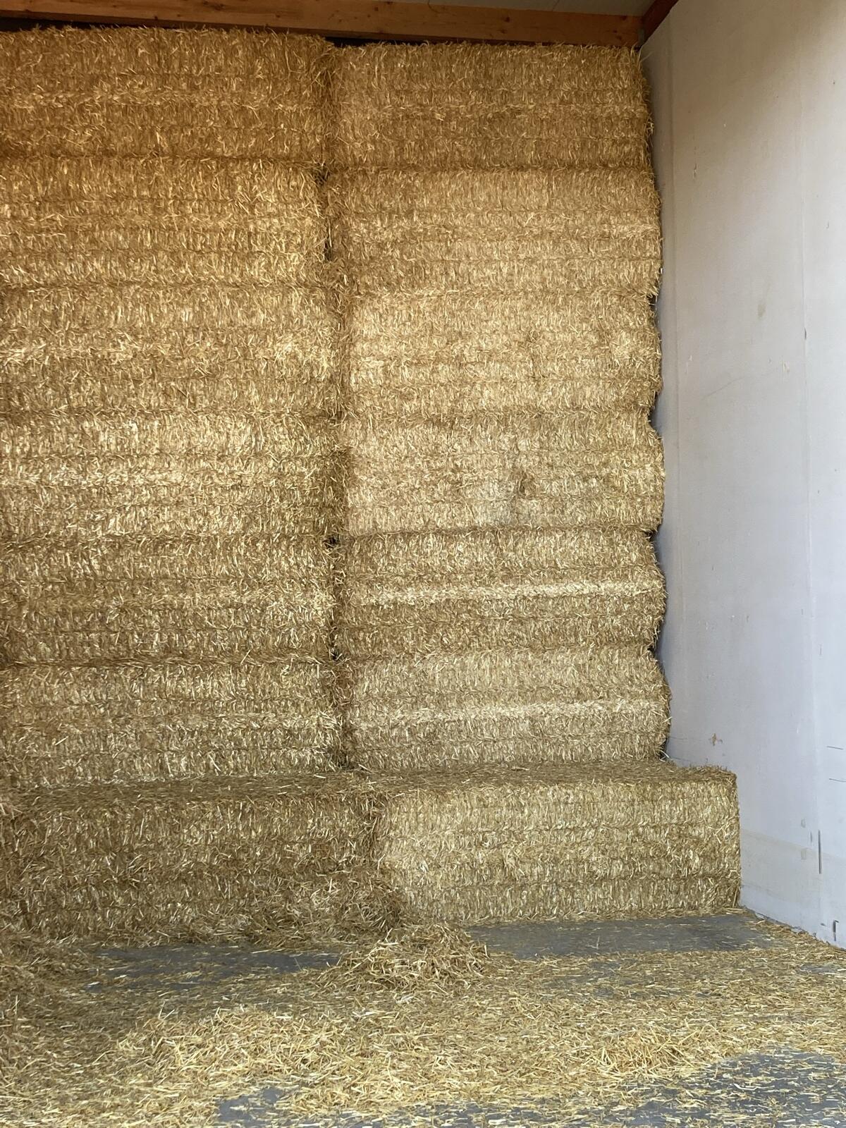 Verkaufe Weizenstroh 2