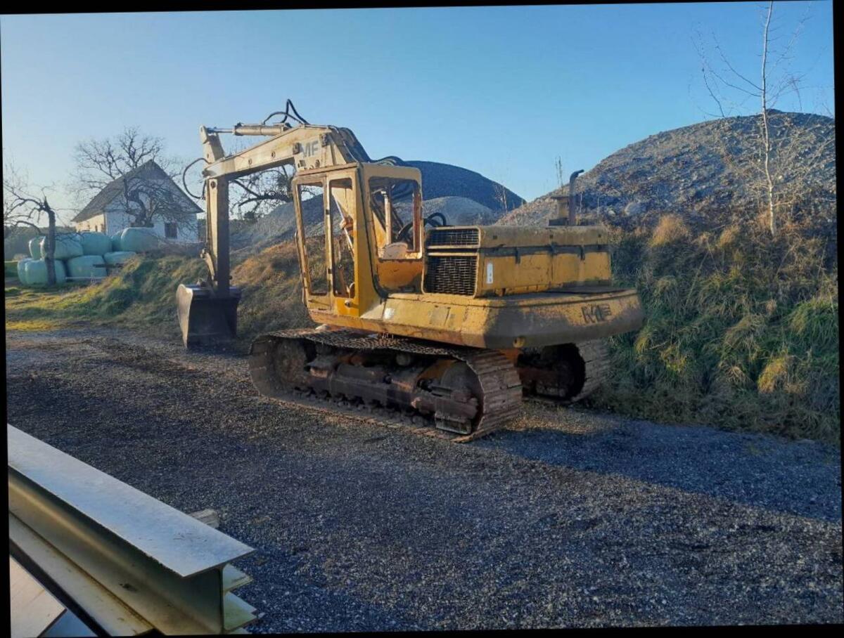 MF 450S Kettenbagger 2