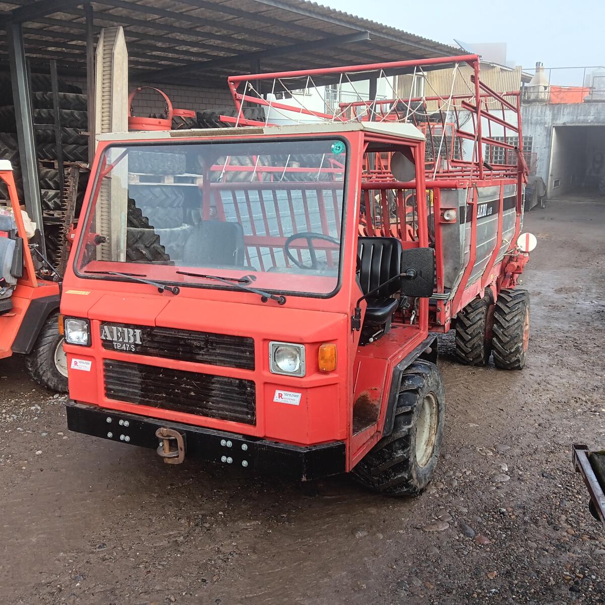 Aebi TP47S mit Ladegerät 3