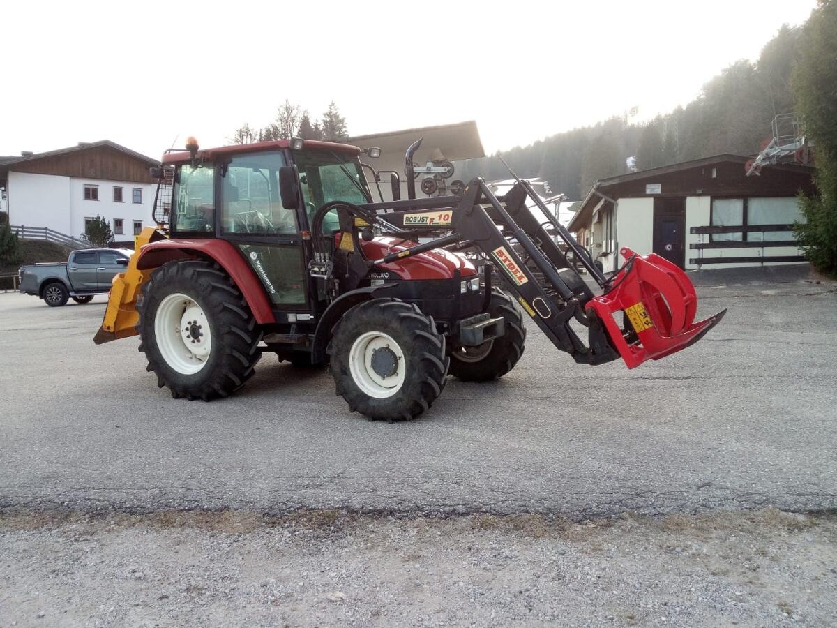 Traktor mit Seilwinde New Holland L 65 DT 3