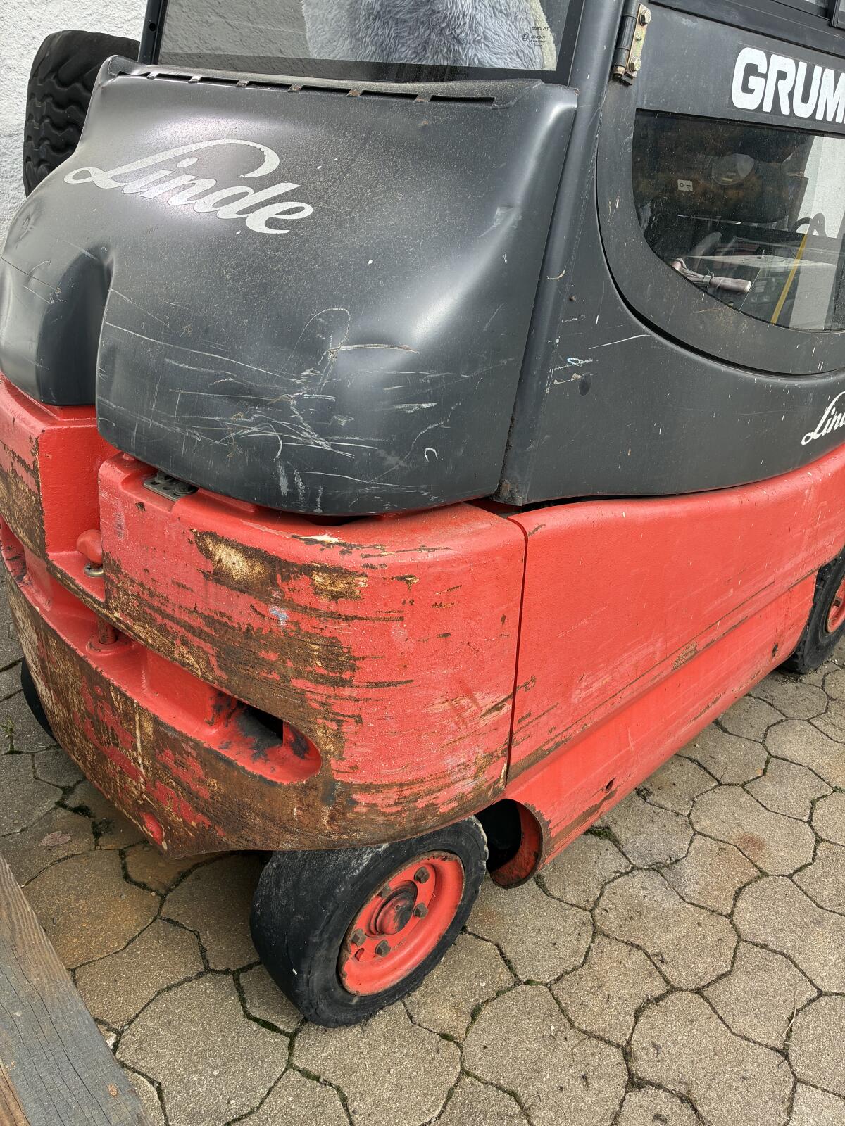 Linde E25 Stapler Batterie defekt 2