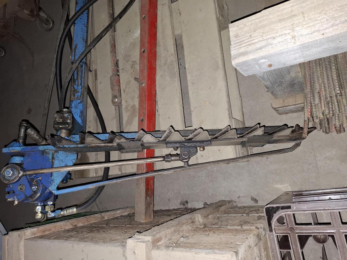 Verkaufe alten Reben-Vorschneider 2