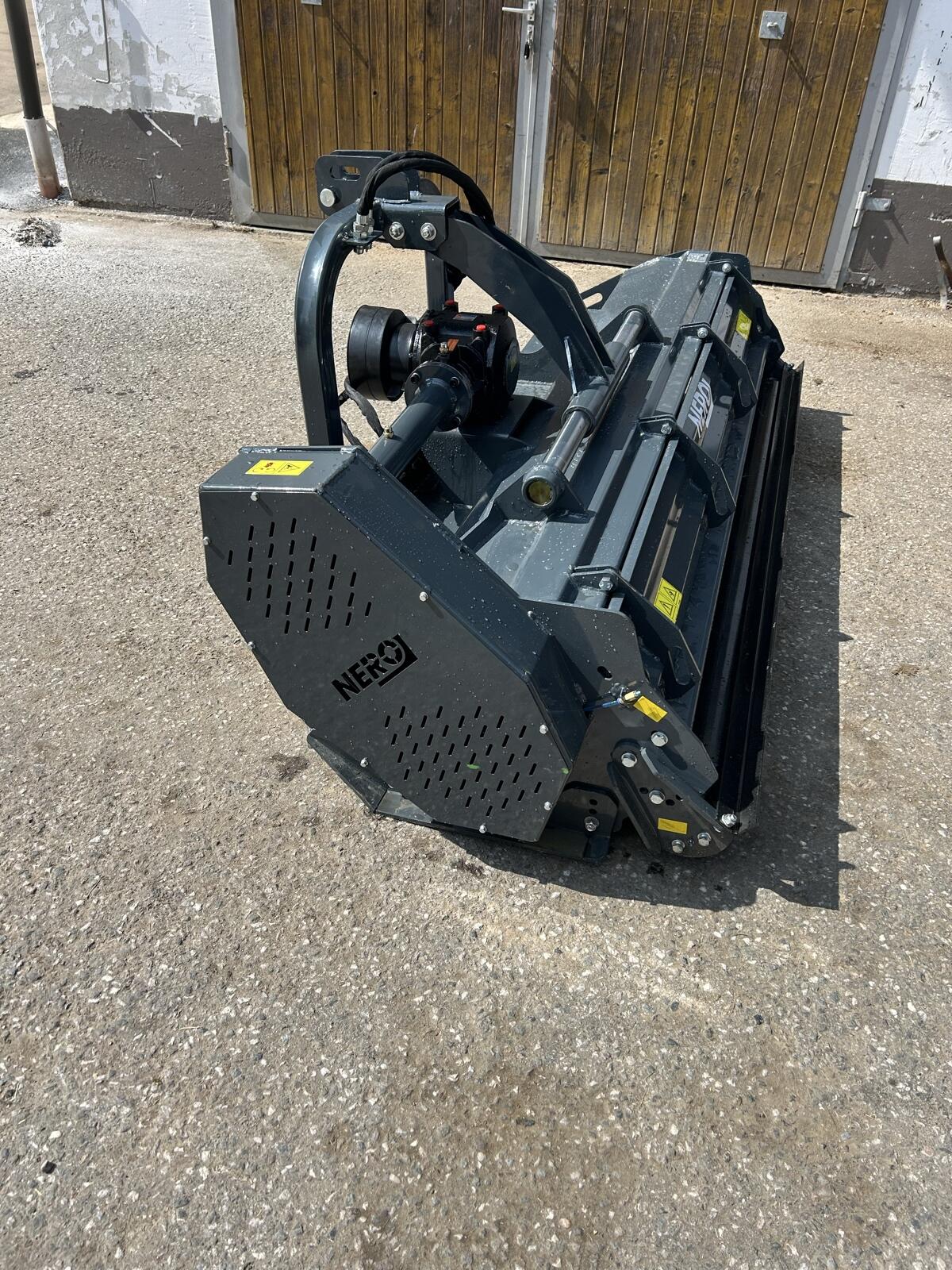 Nero Mulcher 220 cm 2