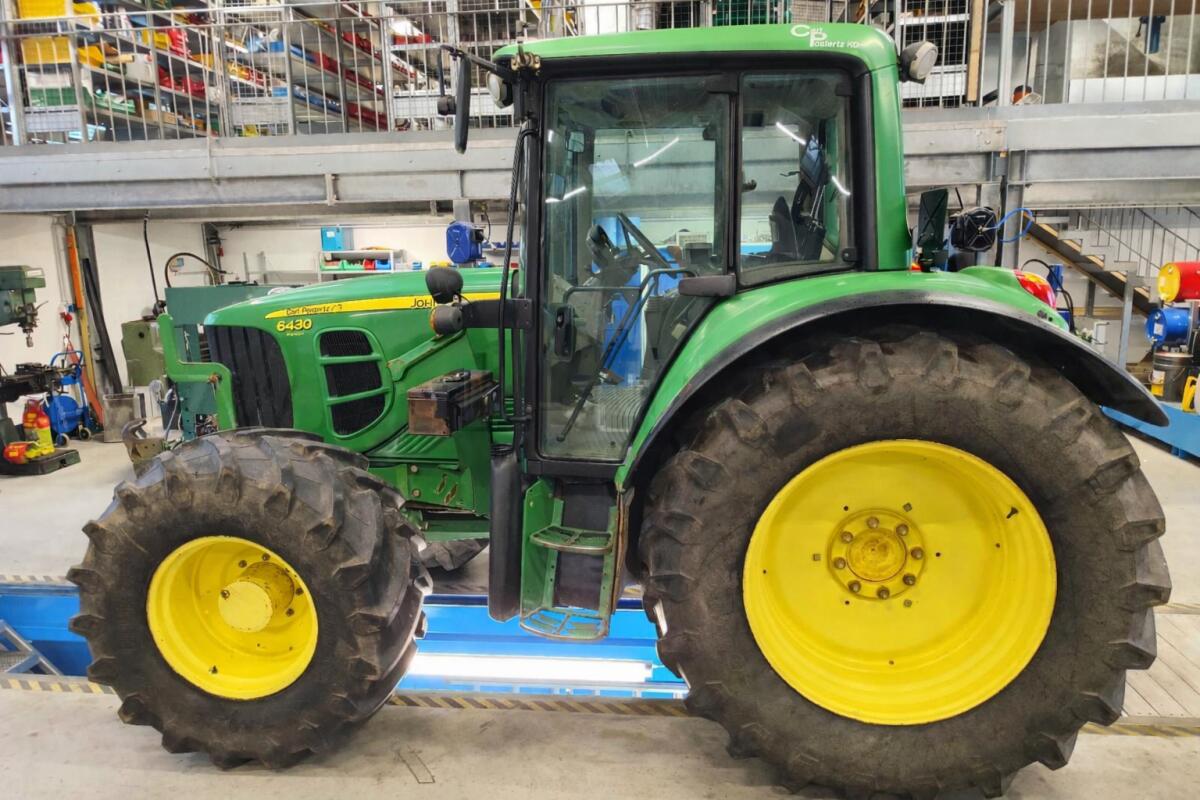 Traktor John Deere 6430 Premium (50 km/h) 2