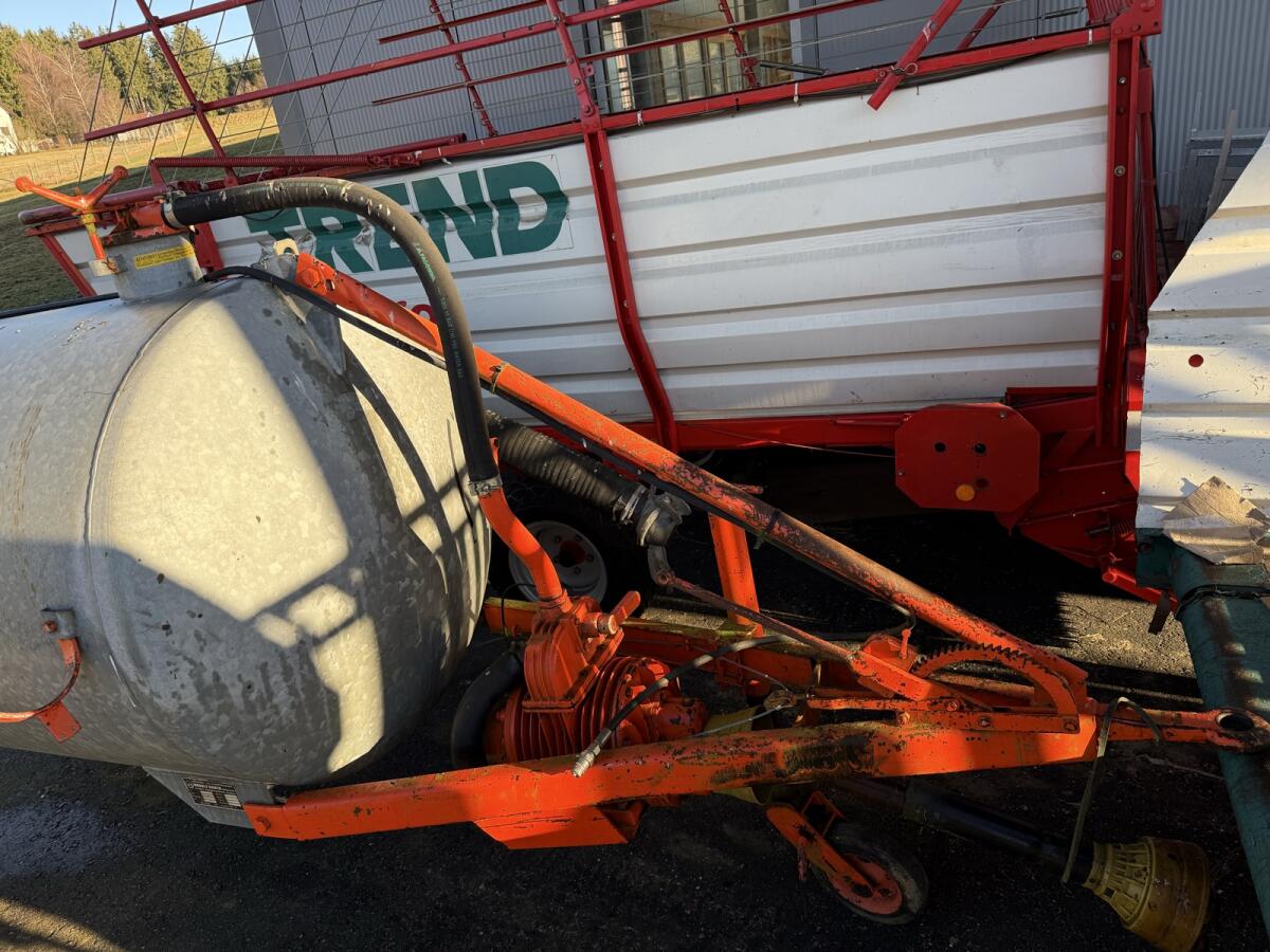 Güllefass Jauchenfass Bauer 2600 2